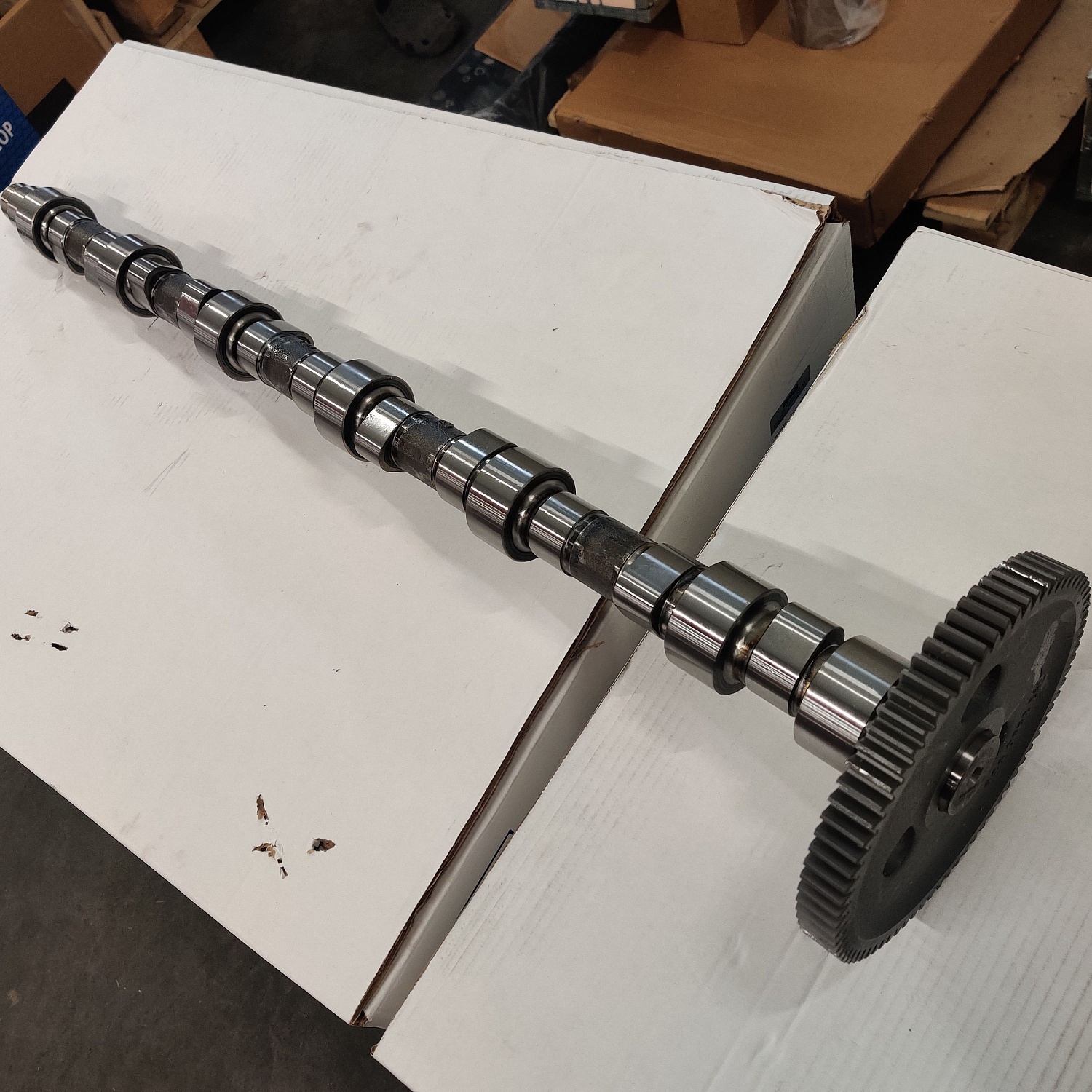 Вал распределительный ЯМЗ 650.10 с шестерней в сборе