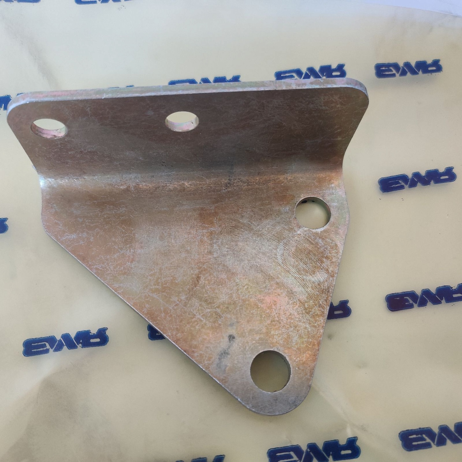 536.3570014-10 Кронштейн клапана