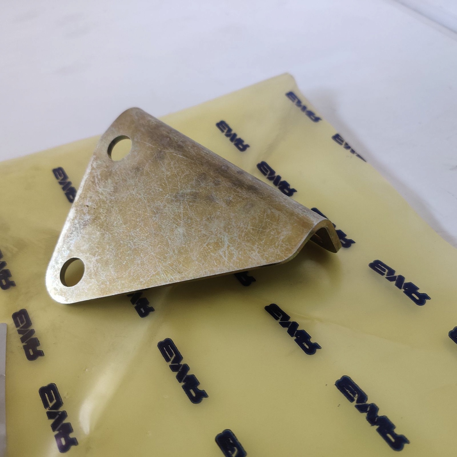 536.3570014-10 Кронштейн клапана