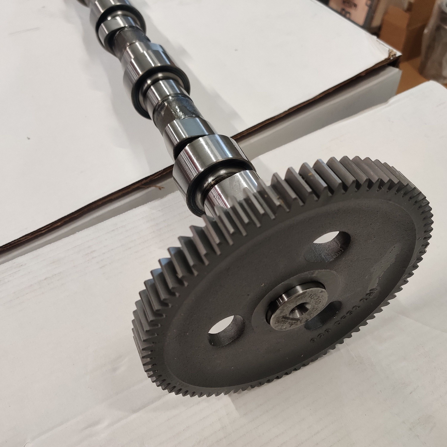 Вал распределительный ЯМЗ 650.10 с шестерней в сборе