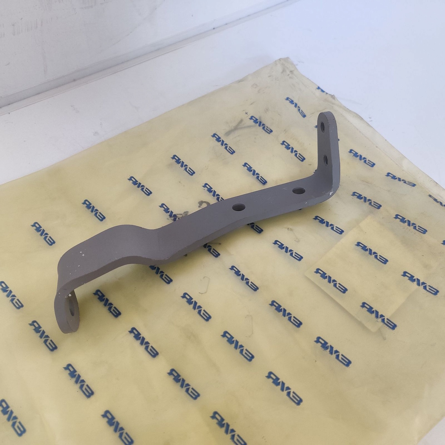 536.1309072-10 Кронштейн крепления кожуха вентилятора правый нижний