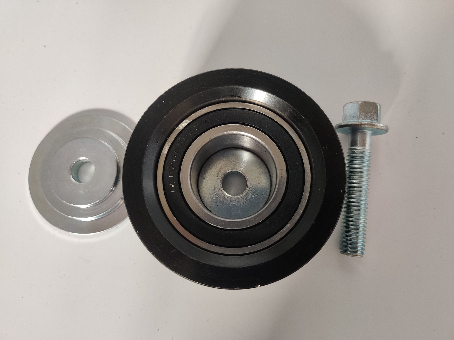 5340.8114120 Ролик промежуточный