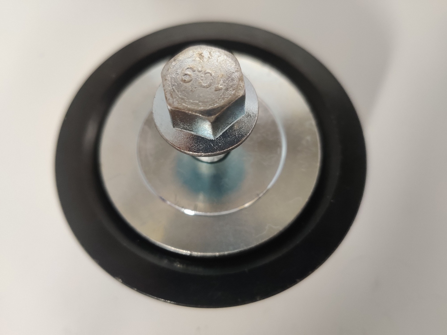 5340.8114120 Ролик промежуточный