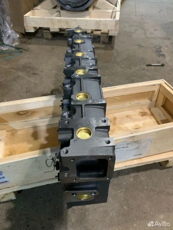 536.1003010-10 Головка цилиндров с клапанами