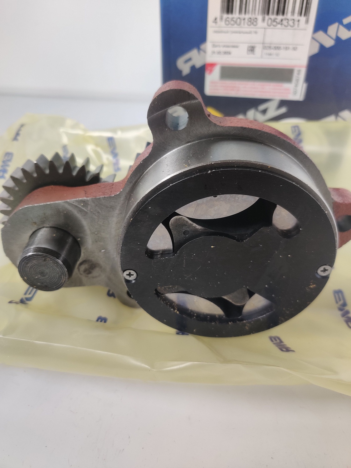 Насос масляный 536.1011014-02